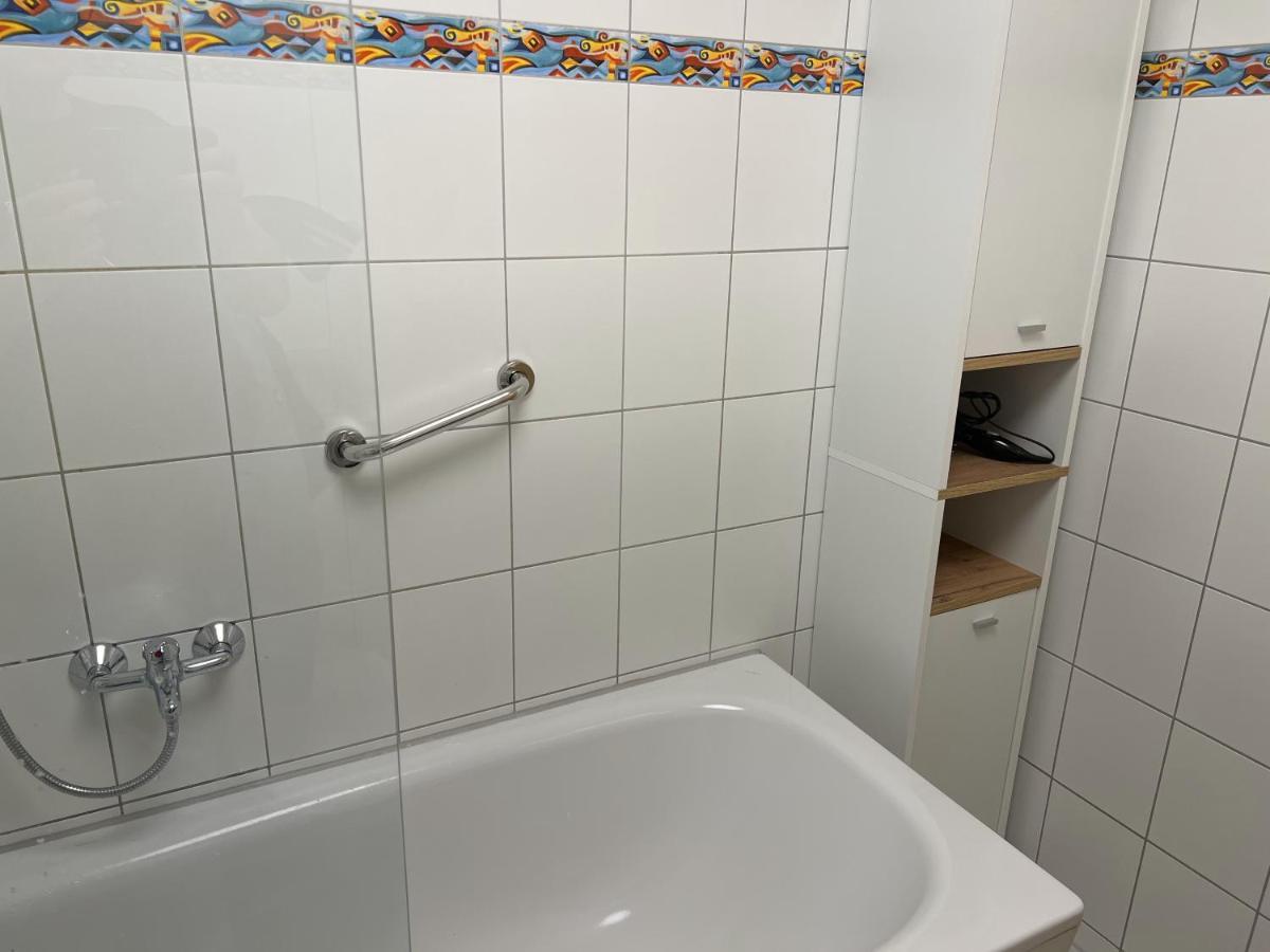 Apartment Napoleon, Naehe Zentrum, 2 Schlafzimmer, Grosser Balkon, Free Wifi ,Parken Jena Eksteriør bilde